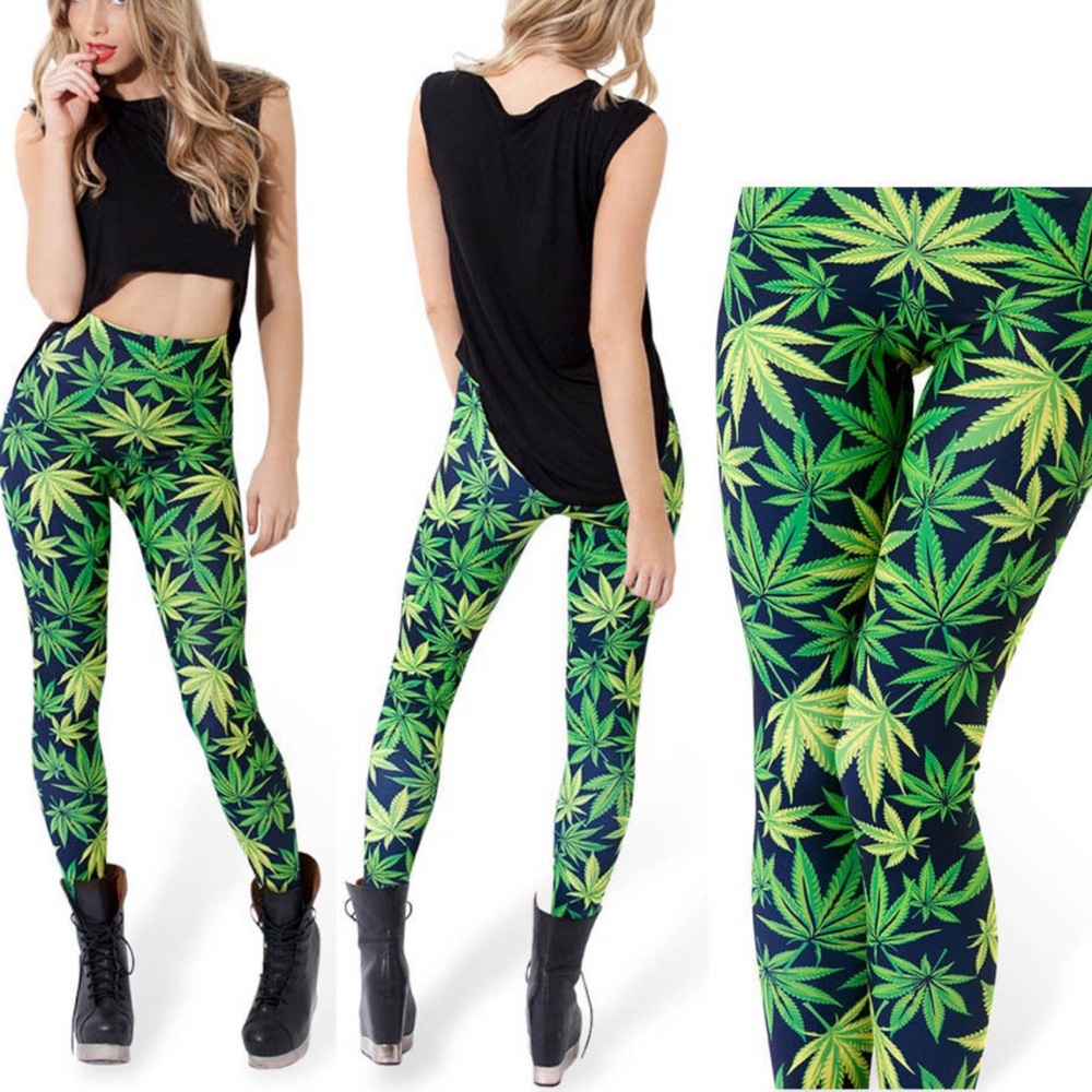 Eevee Women’s Green Black Mariju Leaf Printed Yoga Pants Legging Size Small